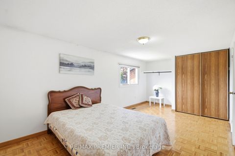 Photo 14 at 10 Ashcroft Court, East Woodbridge, Vaughan