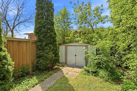 Photo 24 at 10 Ashcroft Court, East Woodbridge, Vaughan