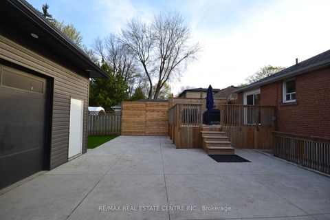 Photo 3 at 75 Cynthia Road, Smythe, Toronto