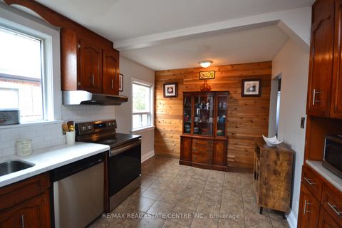 Photo 11 at 75 Cynthia Road, Smythe, Toronto