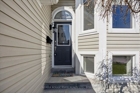 Photo 1 at 8 Rosemarie Crescent, Brooklin, Whitby
