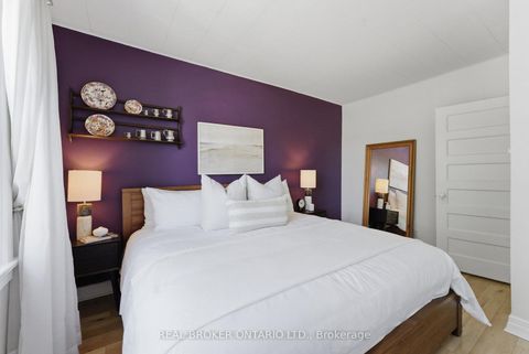 Photo 12 at 833 Sammon Avenue, East York, Toronto