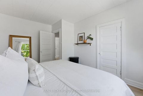 Photo 14 at 833 Sammon Avenue, East York, Toronto