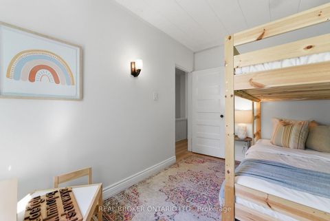 Photo 18 at 833 Sammon Avenue, East York, Toronto
