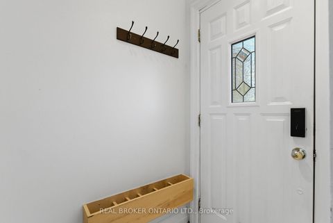 Photo 19 at 833 Sammon Avenue, East York, Toronto