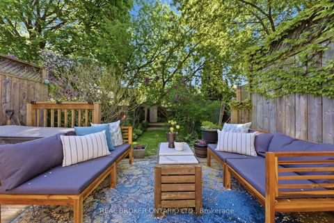 Photo 26 at 833 Sammon Avenue, East York, Toronto