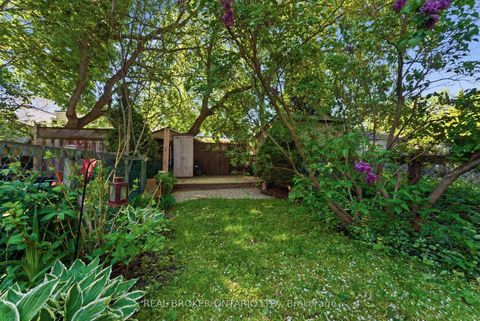 Photo 29 at 833 Sammon Avenue, East York, Toronto