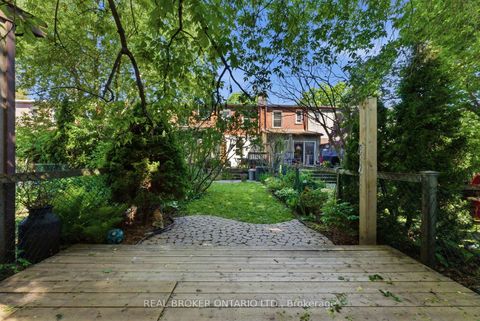 Photo 31 at 833 Sammon Avenue, East York, Toronto