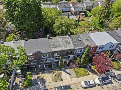 Photo 33 at 833 Sammon Avenue, East York, Toronto