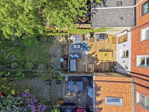 Photo 34 at 833 Sammon Avenue, East York, Toronto