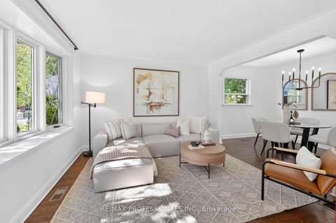 Photo 2 at 62 Marchington Circle, Maryvale, Toronto