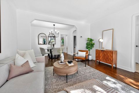 Photo 3 at 62 Marchington Circle, Maryvale, Toronto