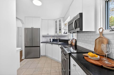 Photo 7 at 62 Marchington Circle, Maryvale, Toronto