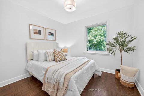 Photo 9 at 62 Marchington Circle, Maryvale, Toronto