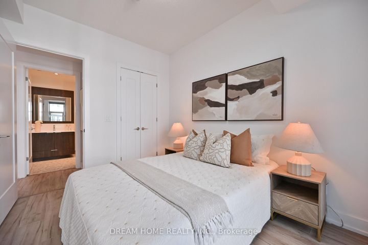 Photo 19 at 802 - 25 Adra Grado Way, Bayview Village, Toronto
