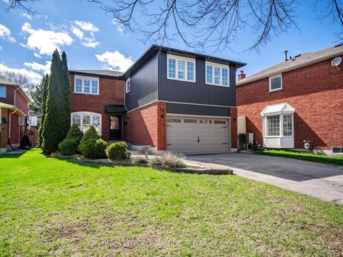 Photo 1 at 28 Bowes Garden Court, Rouge E10, Toronto