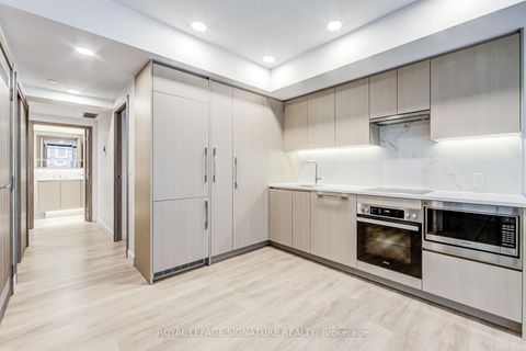 Photo 4 at 706 - 38 Widmer Street, Waterfront Communities C1, Toronto