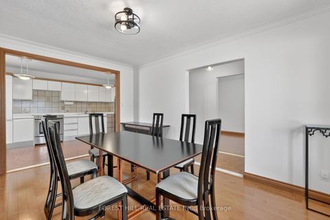Photo 5 at 11 Fairweather Road, Amesbury, Toronto