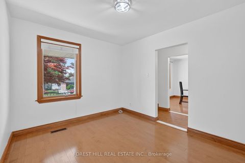 Photo 7 at 11 Fairweather Road, Amesbury, Toronto