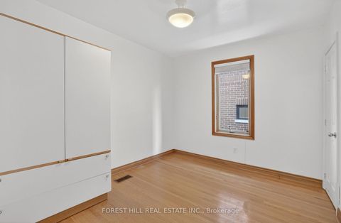 Photo 10 at 11 Fairweather Road, Amesbury, Toronto