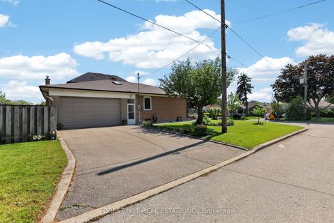 Photo 27 at 11 Fairweather Road, Amesbury, Toronto