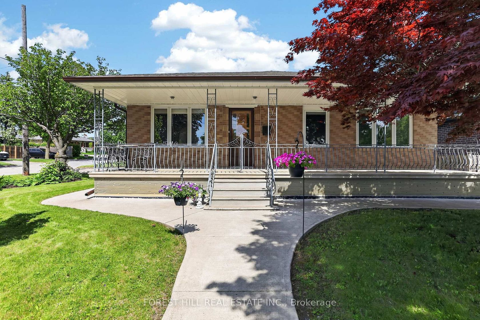 11 Fairweather Road, Amesbury, Toronto 