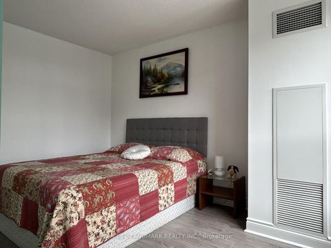 Photo 4 at 1204 - 909 Bay Street, Bay Street Corridor, Toronto