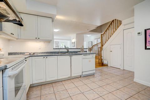 Photo 17 at 1517 - 28 Sommerset Way, Willowdale East, Toronto
