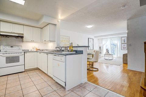 Photo 18 at 1517 - 28 Sommerset Way, Willowdale East, Toronto