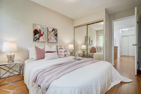 Photo 37 at 1517 - 28 Sommerset Way, Willowdale East, Toronto