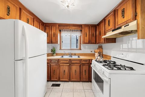 Photo 10 at 387 Bartlett Avenue N, Junction, Toronto