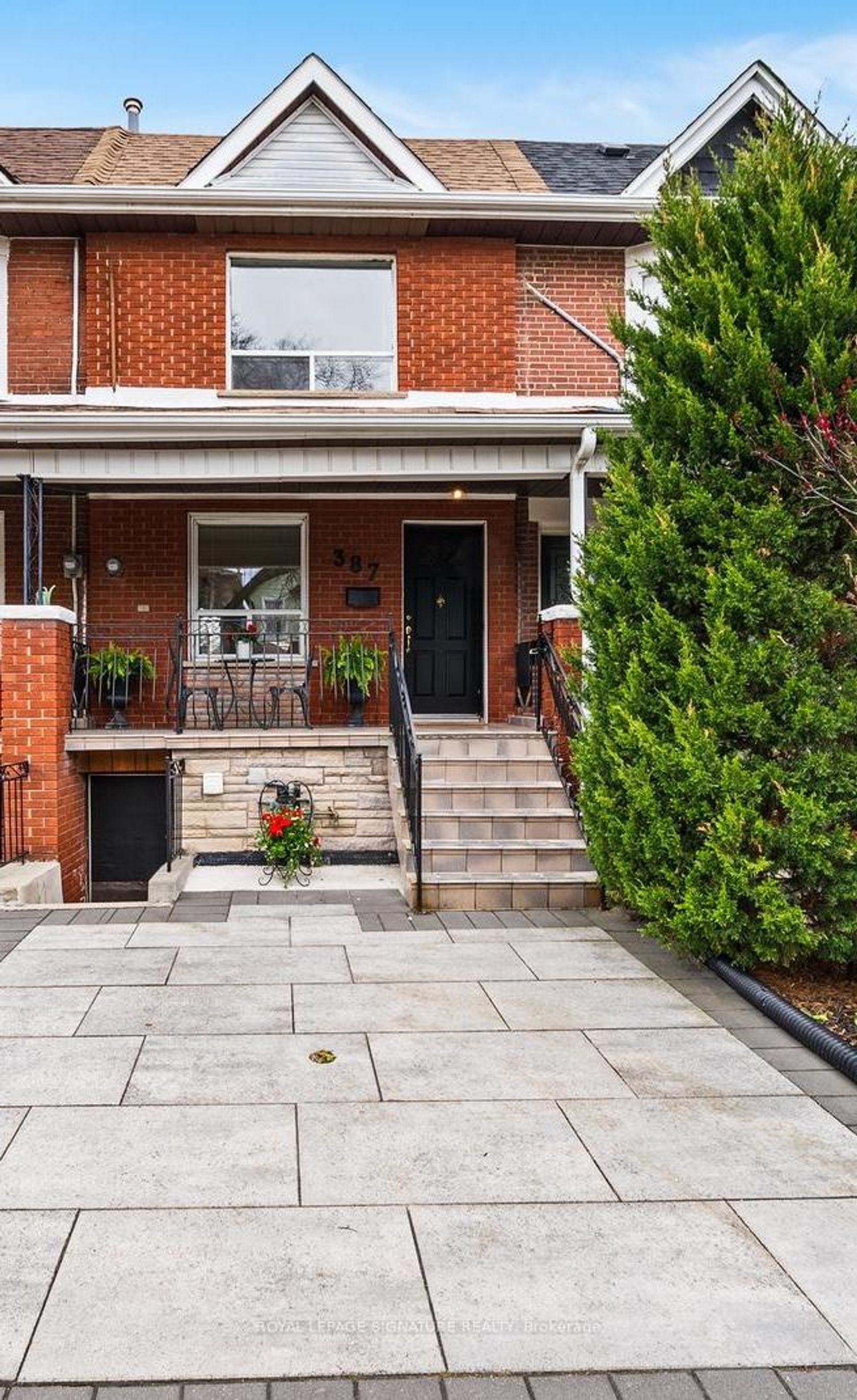 387 Bartlett Avenue N, Junction, Toronto 