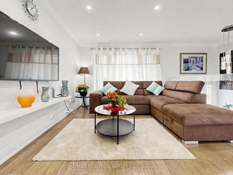 Photo 6 at 56 Candlewood Crescent, York University Heights, Toronto