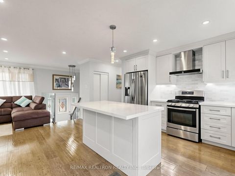 Photo 10 at 56 Candlewood Crescent, York University Heights, Toronto