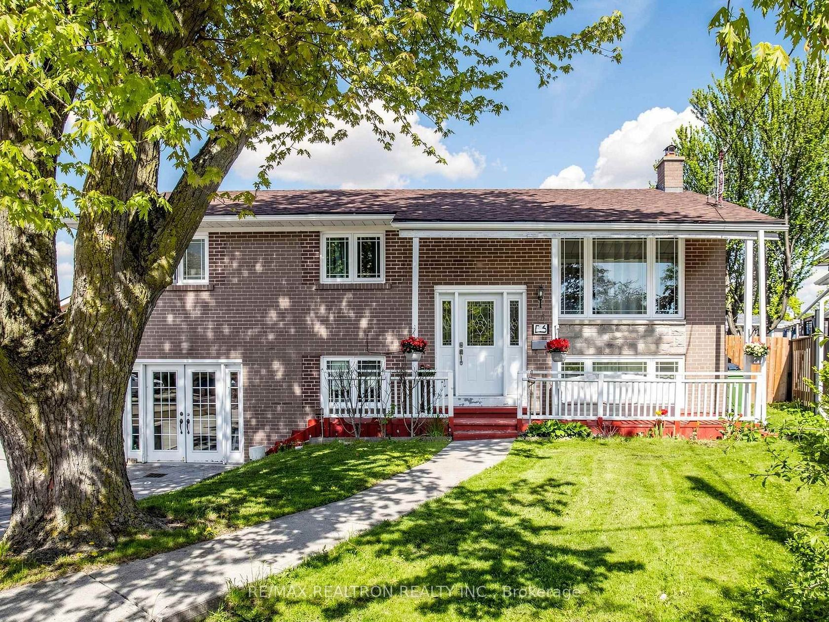 56 Candlewood Crescent, York University Heights, Toronto 