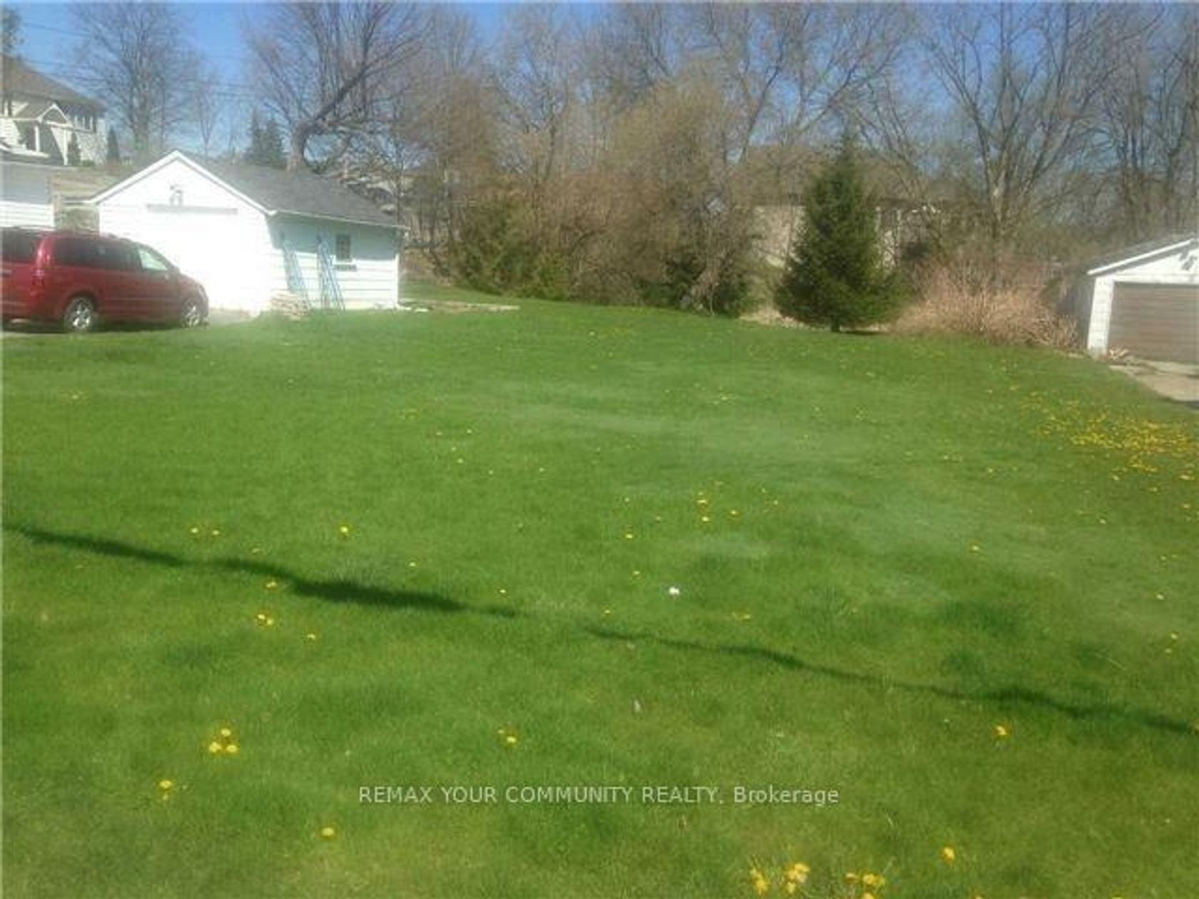 40 Tyler Street, Aurora Village, Aurora photo 0