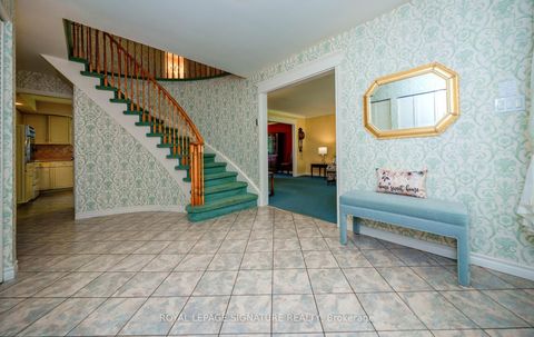 Photo 3 at 11 Gablehurst Crescent, Sullivan, Toronto
