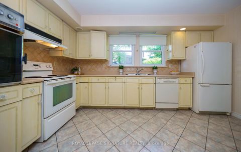 Photo 11 at 11 Gablehurst Crescent, Sullivan, Toronto