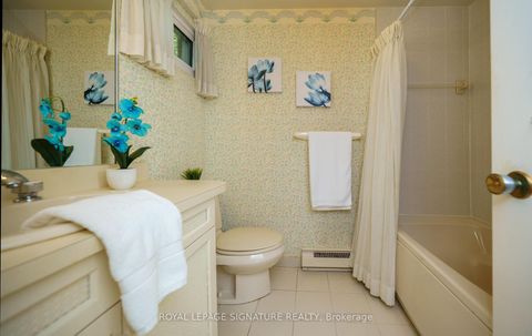 Photo 22 at 11 Gablehurst Crescent, Sullivan, Toronto