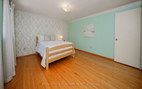 Photo 24 at 11 Gablehurst Crescent, Sullivan, Toronto