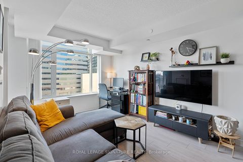 Photo 2 at 710 - 525 Adelaide Street W, Waterfront Communities C1, Toronto