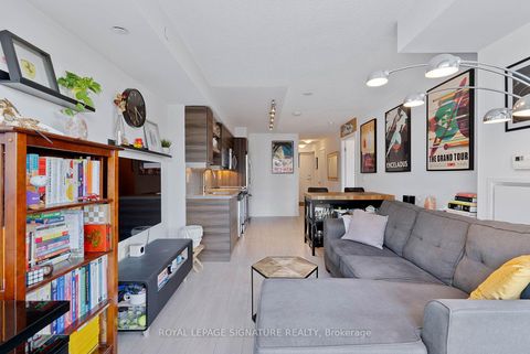Photo 4 at 710 - 525 Adelaide Street W, Waterfront Communities C1, Toronto
