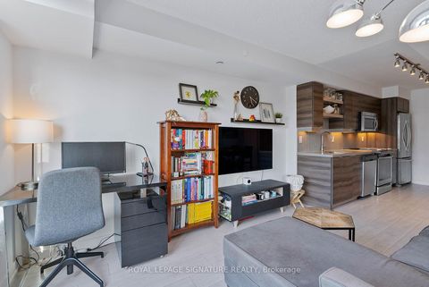 Photo 5 at 710 - 525 Adelaide Street W, Waterfront Communities C1, Toronto