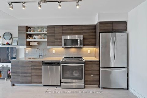 Photo 9 at 710 - 525 Adelaide Street W, Waterfront Communities C1, Toronto