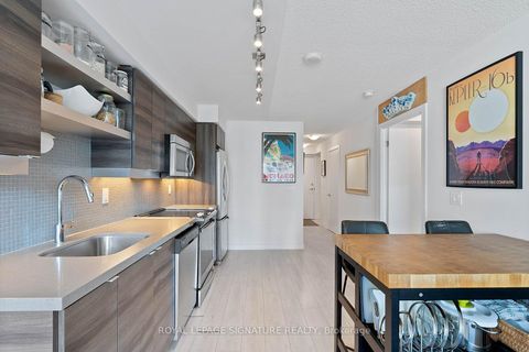 Photo 10 at 710 - 525 Adelaide Street W, Waterfront Communities C1, Toronto