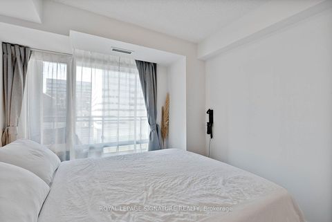 Photo 13 at 710 - 525 Adelaide Street W, Waterfront Communities C1, Toronto