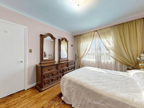 Photo 15 at 86 Whitburn Crescent, CFB, Toronto