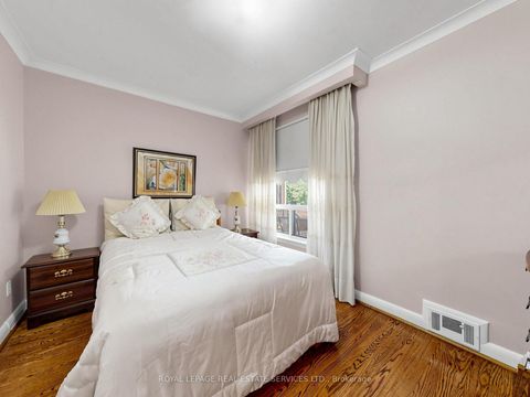Photo 19 at 86 Whitburn Crescent, CFB, Toronto