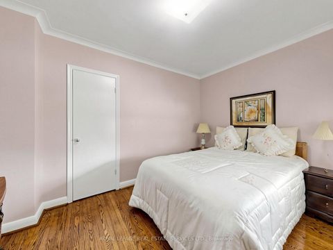 Photo 20 at 86 Whitburn Crescent, CFB, Toronto