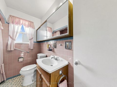 Photo 21 at 86 Whitburn Crescent, CFB, Toronto